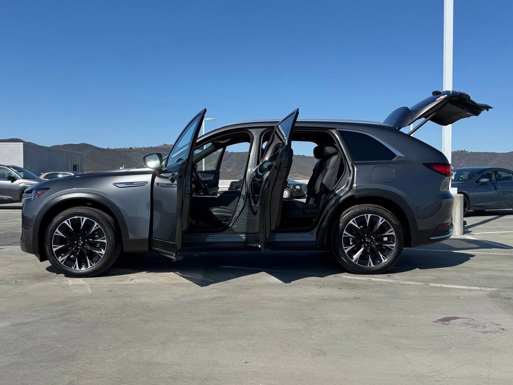 Used 2025 MAZDA CX-90 Plug-In Hybrid w/ Premium Plus AWD/4WD image 29