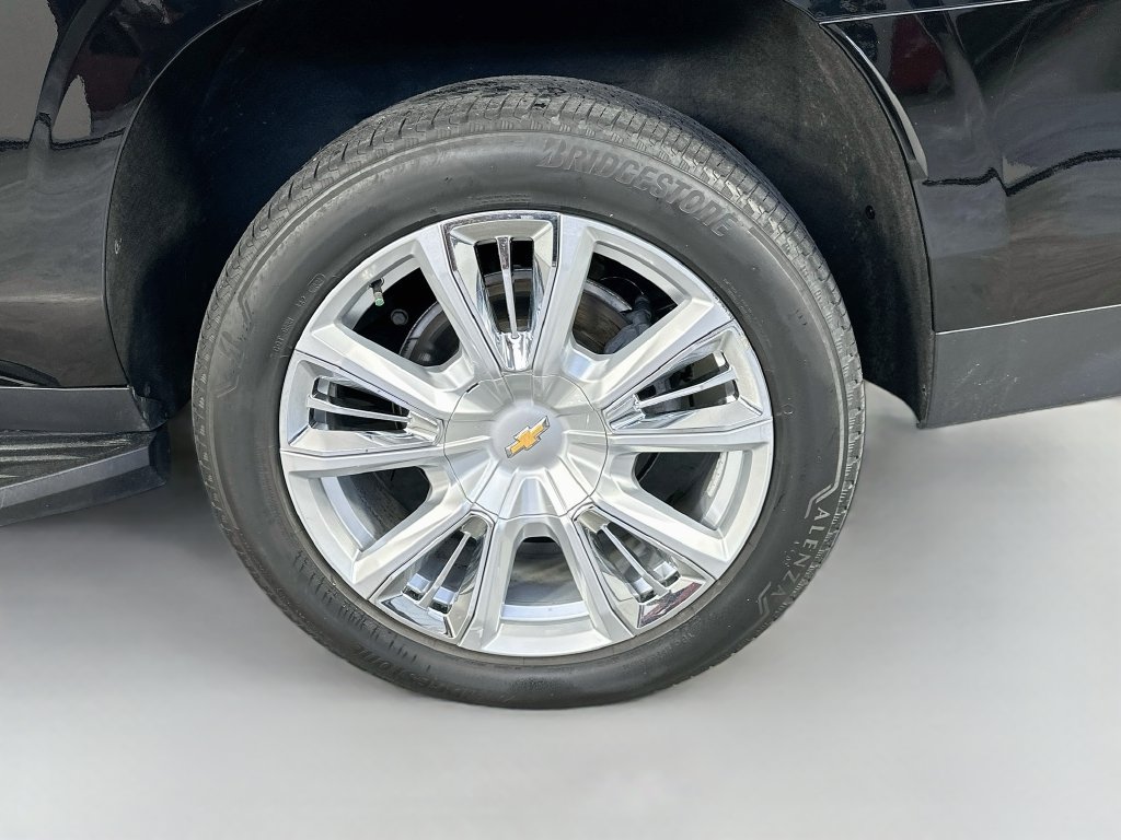 Used 2021 Chevrolet Suburban LT AWD/4WD image 33