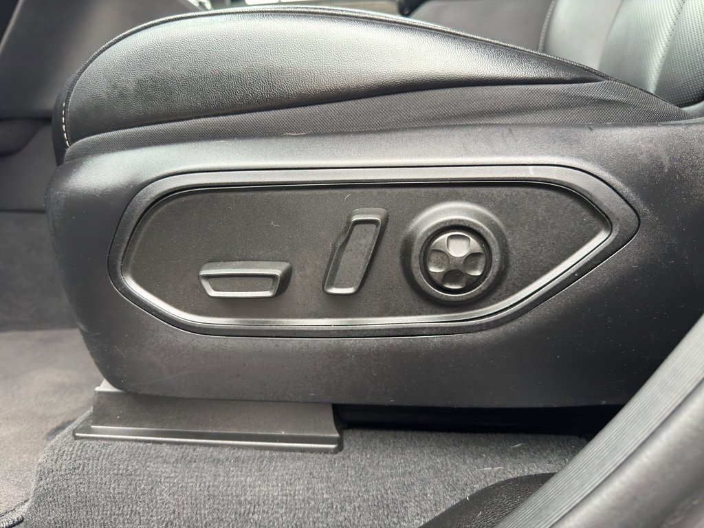 Used 2024 Jeep Grand Cherokee L Limited w/ Luxury Tech Group II image 15