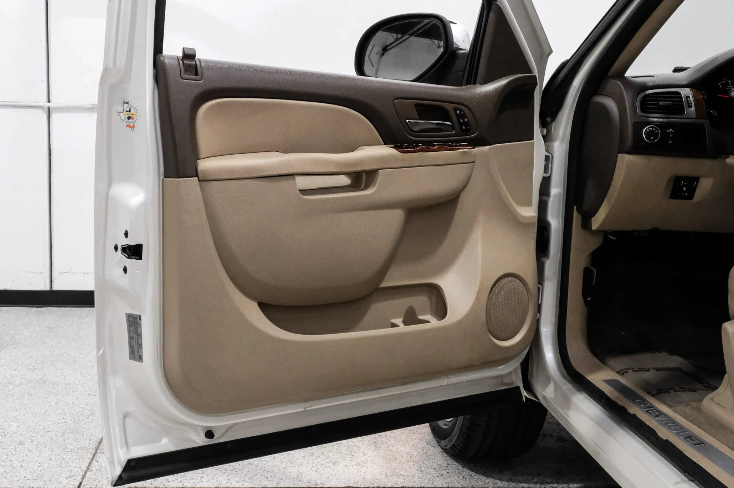 Used 2013 Chevrolet Tahoe LTZ RWD image 46