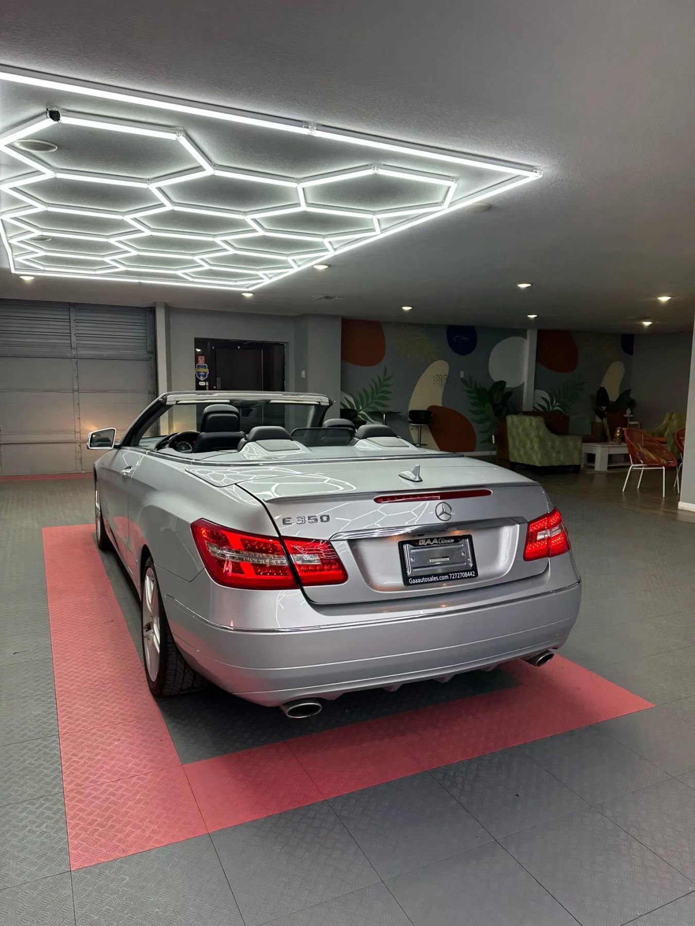 Used 2011 Mercedes-Benz E 350 Cabriolet image 4