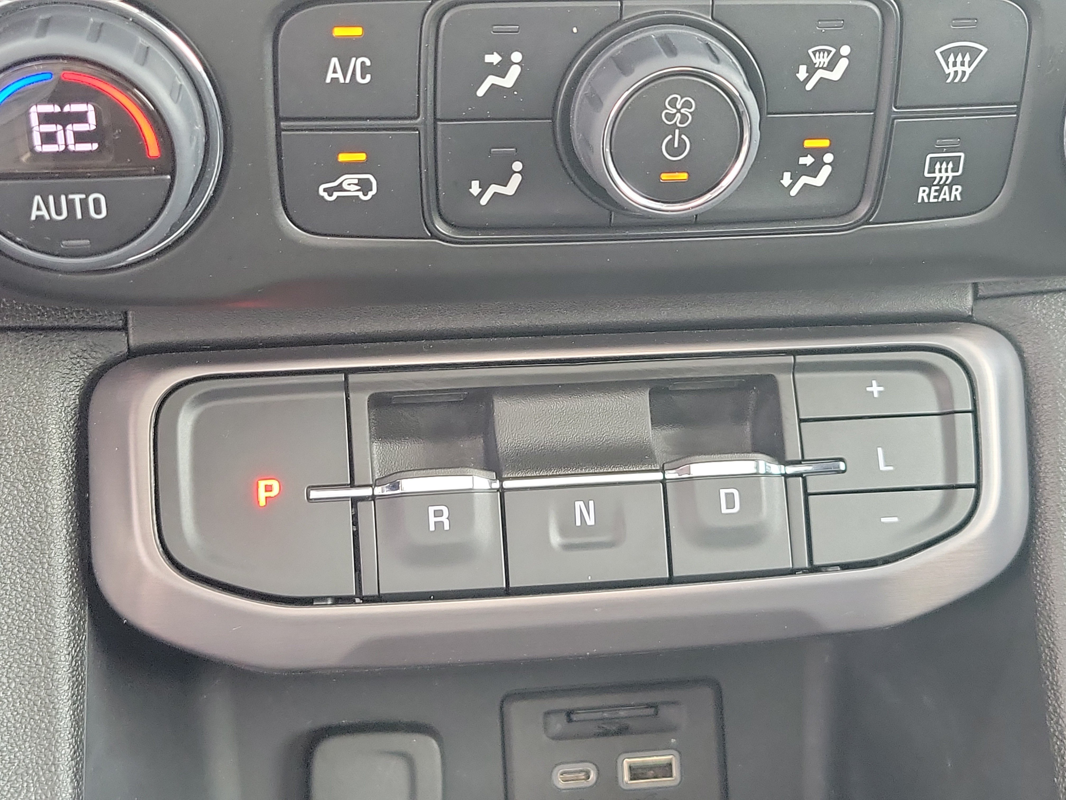 Used 2023 GMC Acadia AT4 w/ Technology Package AWD/4WD image 25