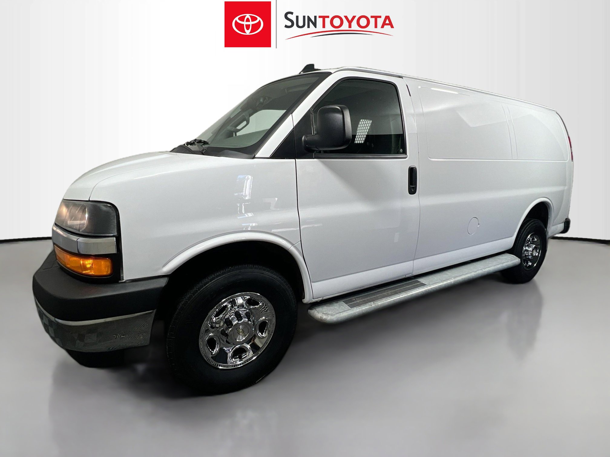 Used 2024 Chevrolet Express 2500 w/ Driver Convenience Package image 9