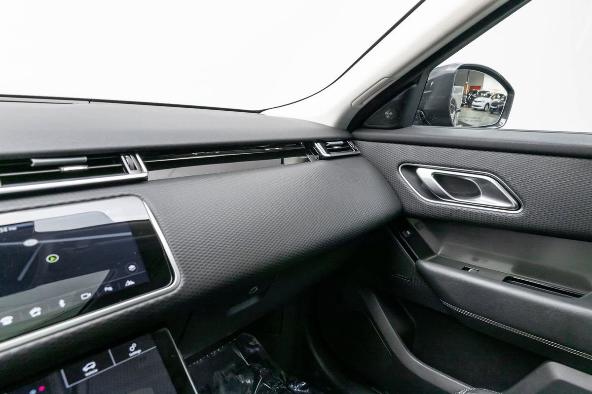 Used 2018 Land Rover Range Rover Velar S AWD/4WD image 27