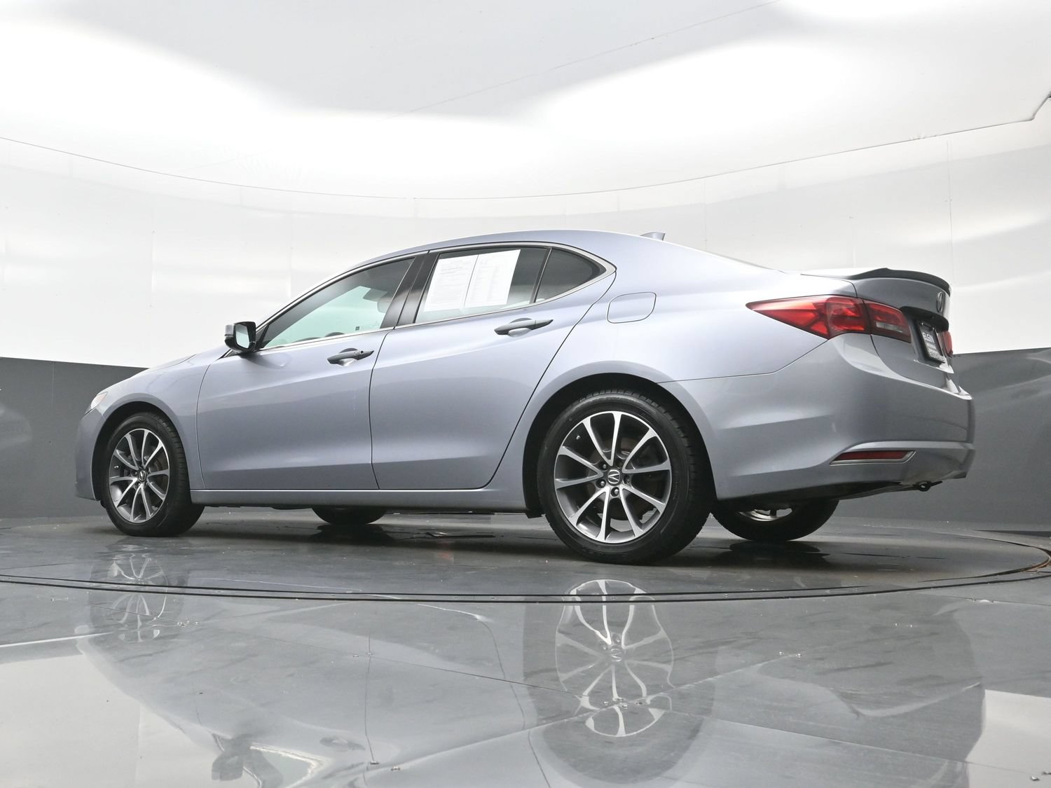 Used 2015 Acura TLX w/ Technology Package FWD image 30