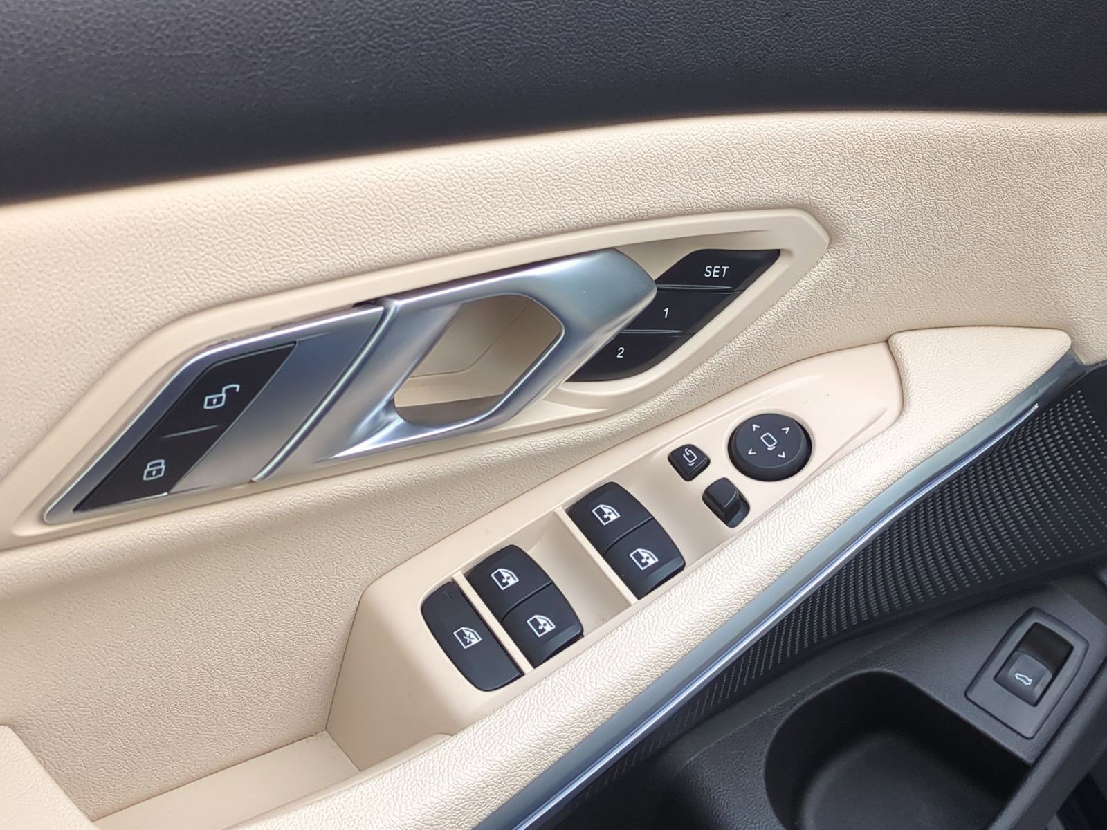 Used 2020 BMW 330i Sedan w/ Premium Package image 15