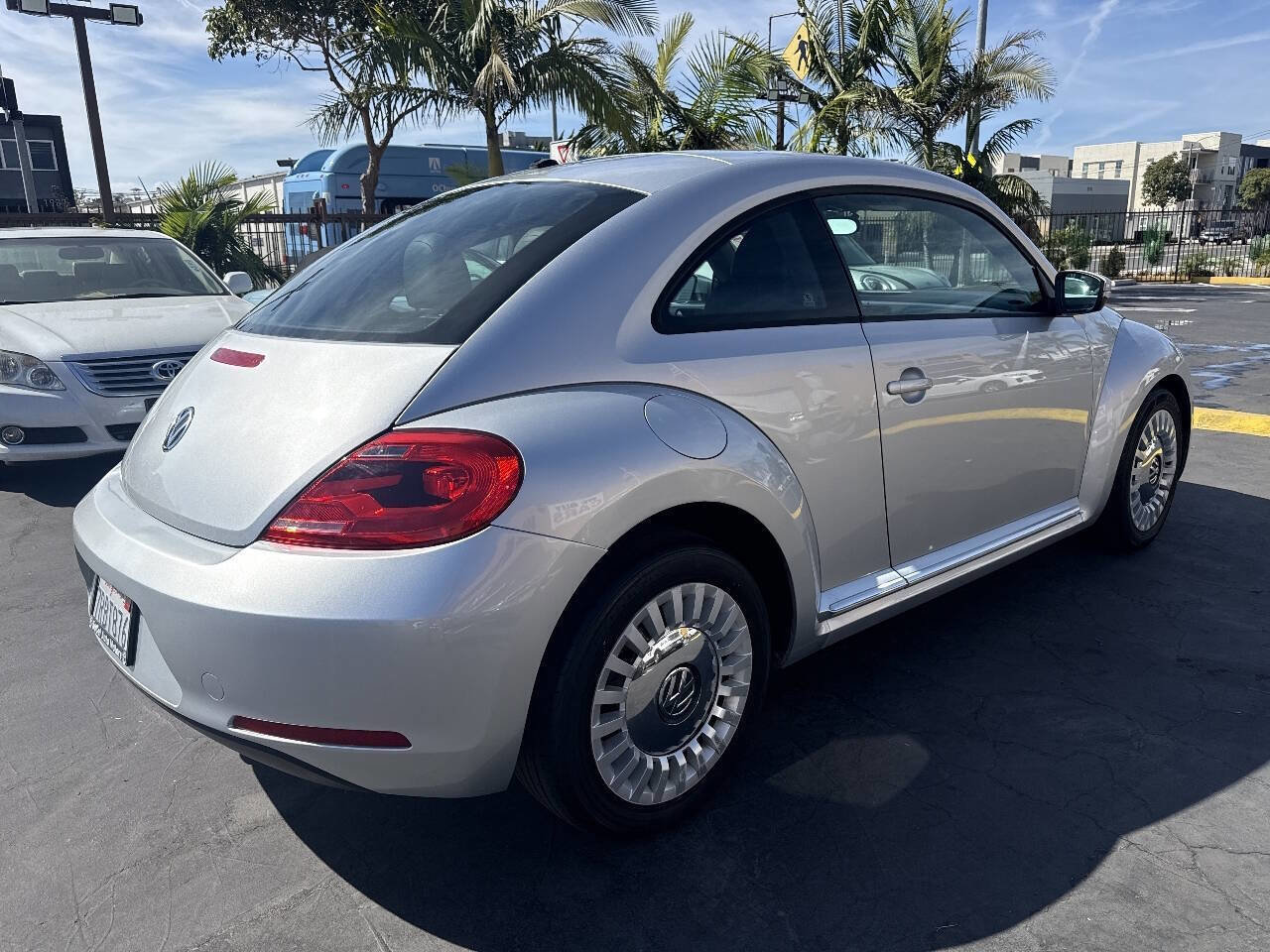 Used 2013 Volkswagen Beetle 2.5 image 4
