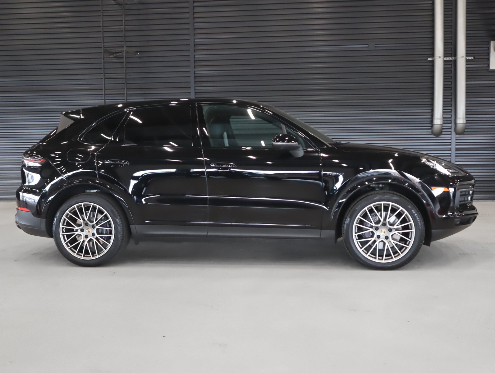 Certified 2023 Porsche Cayenne Platinum Edition AWD/4WD image 10