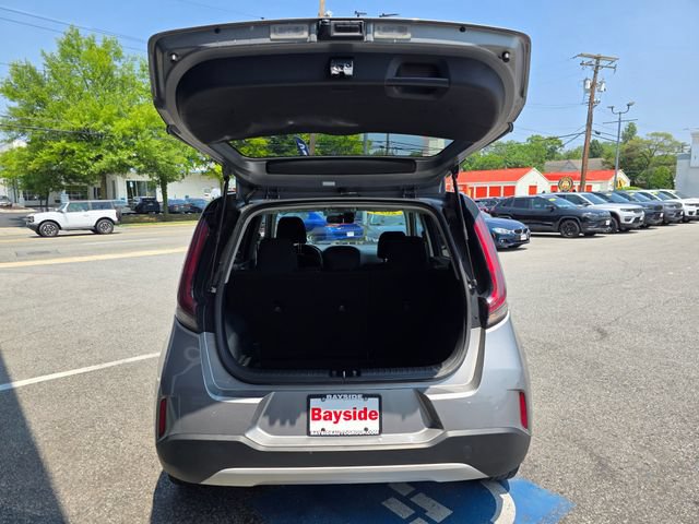 Used 2024 Kia Soul LX w/ Option Group 015 FWD image 32