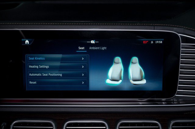 New 2026 Mercedes-Benz GLS 450 4MATIC image 17