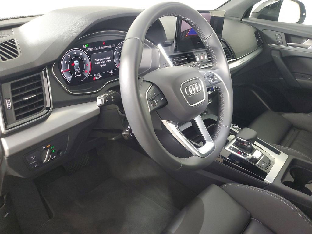 Used 2025 Audi Q5 2.0T Premium w/ Convenience Plus Package AWD/4WD image 24