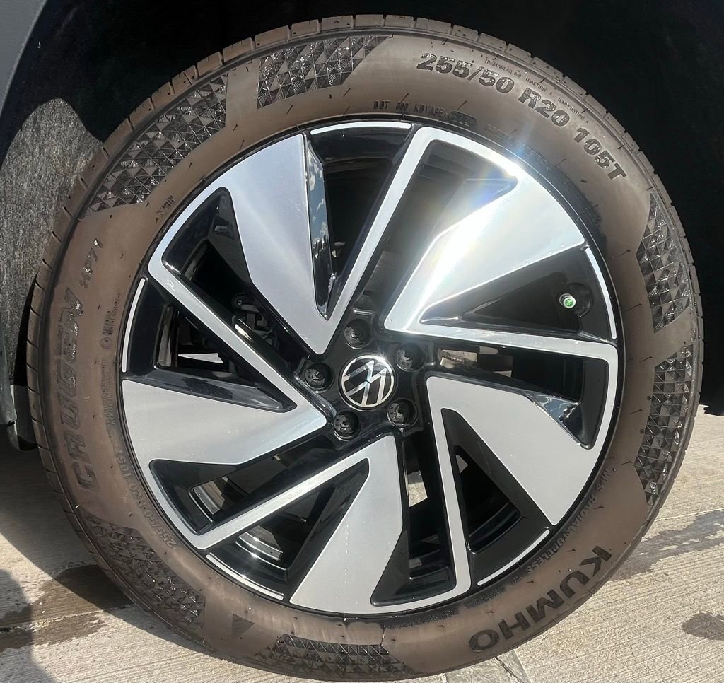 Certified 2025 Volkswagen Atlas SEL image 5