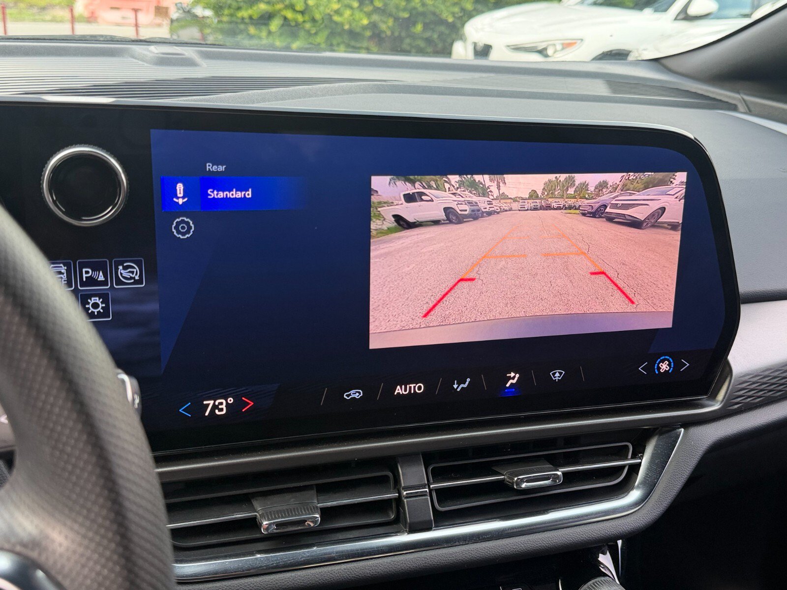 Used 2025 Chevrolet Equinox EV LT FWD image 23