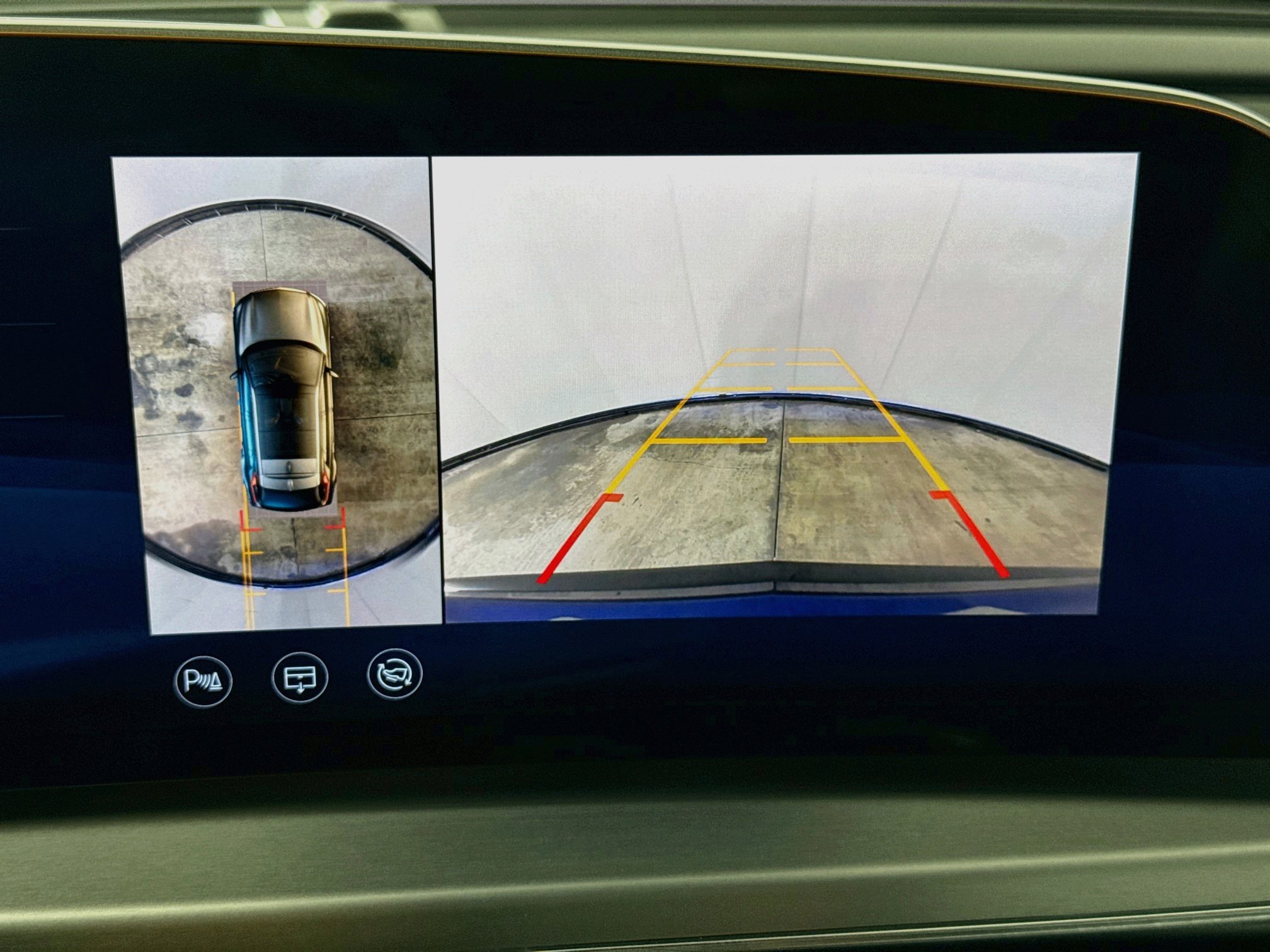 Used 2025 Cadillac Lyriq Sport RWD image 16