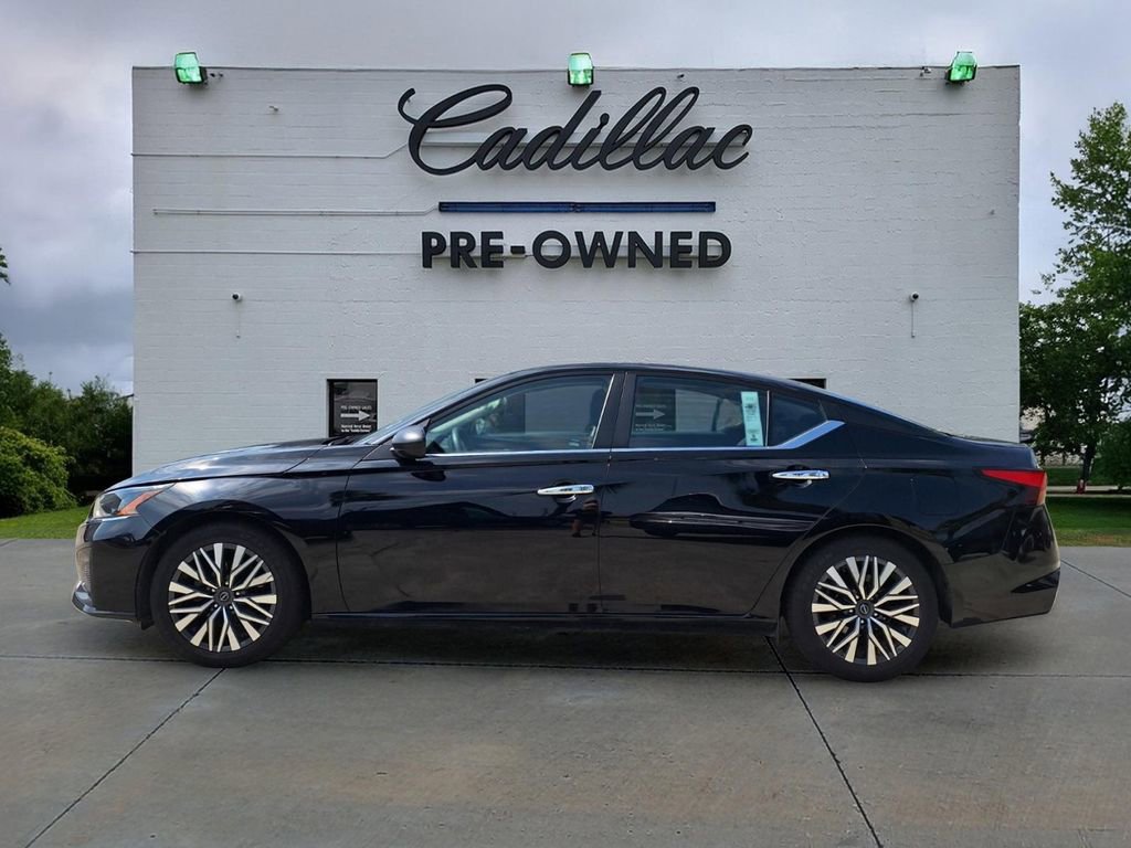Used 2024 Nissan Altima 2.5 SV FWD image 6