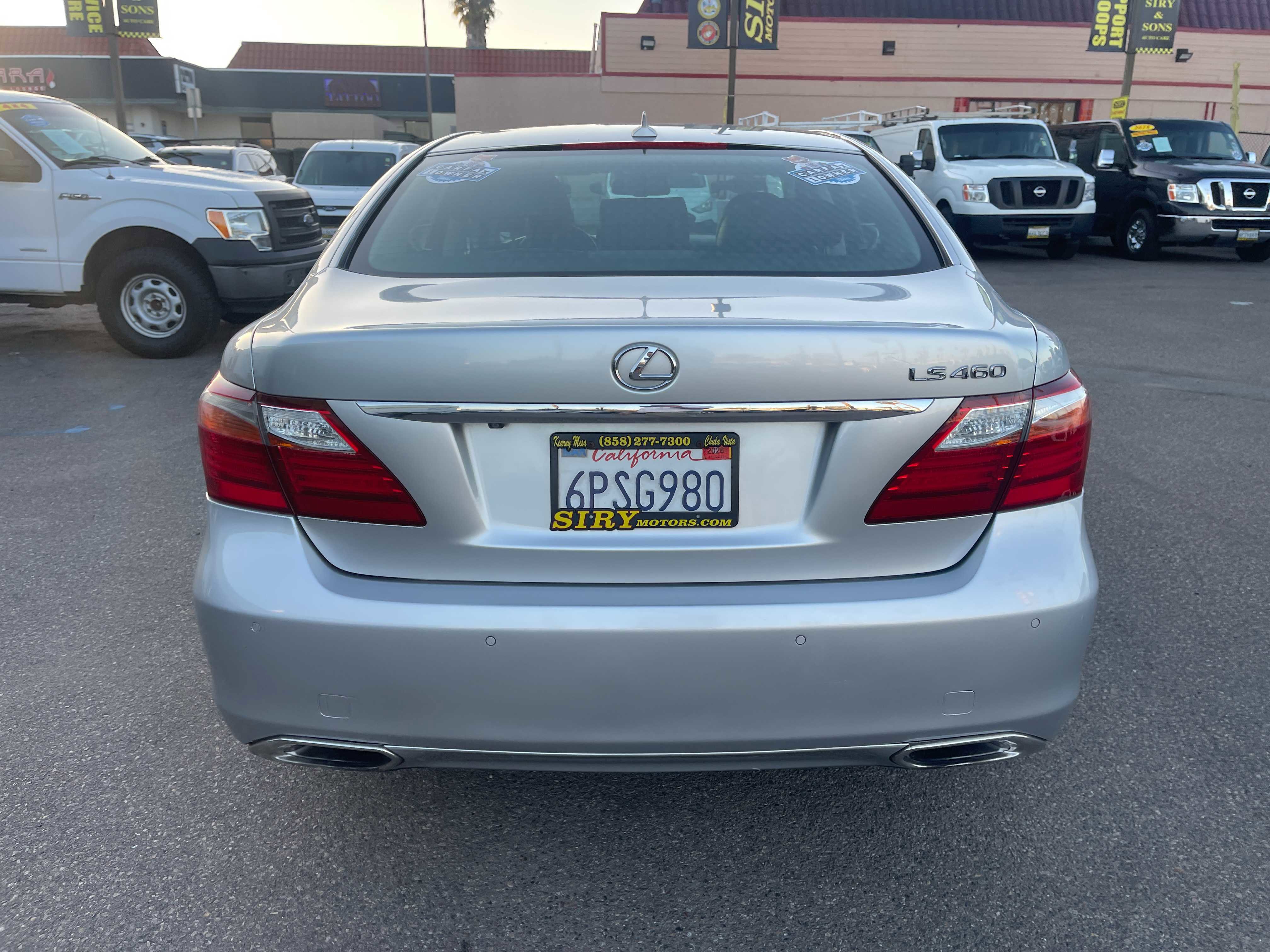 Used 2011 Lexus LS 460 w/ Comfort Pkg image 4