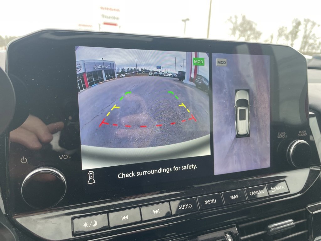 Used 2024 Nissan Pathfinder Platinum image 20