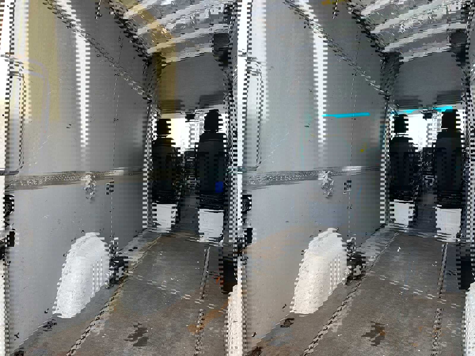 Used 2016 Freightliner Sprinter 2500 image 15