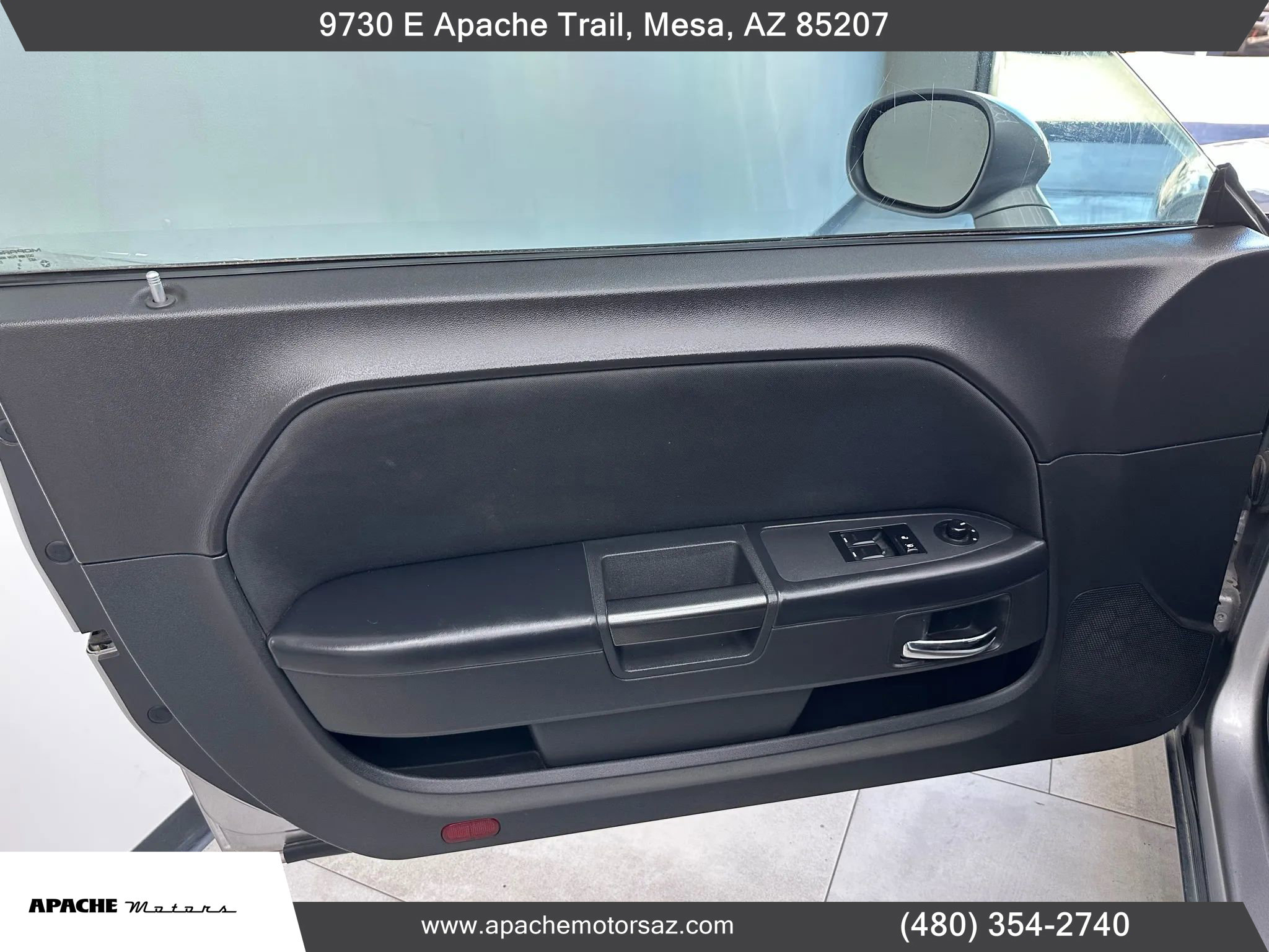 Used 2014 Dodge Challenger SXT image 14