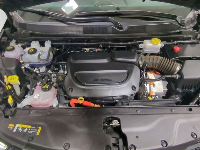 Used 2024 Chrysler Pacifica Select image 27