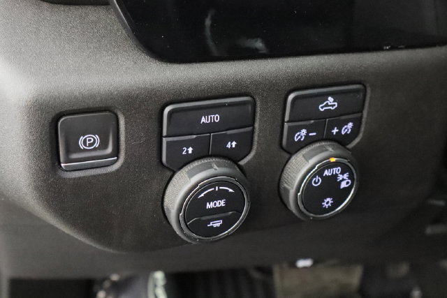 Used 2024 Chevrolet Silverado 1500 LT AWD/4WD image 20