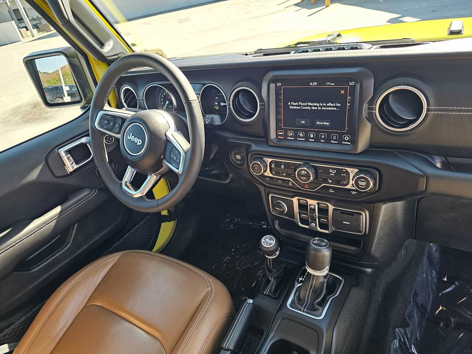 Used 2023 Jeep Wrangler Unlimited Sahara w/ Cold Weather Group AWD/4WD image 11