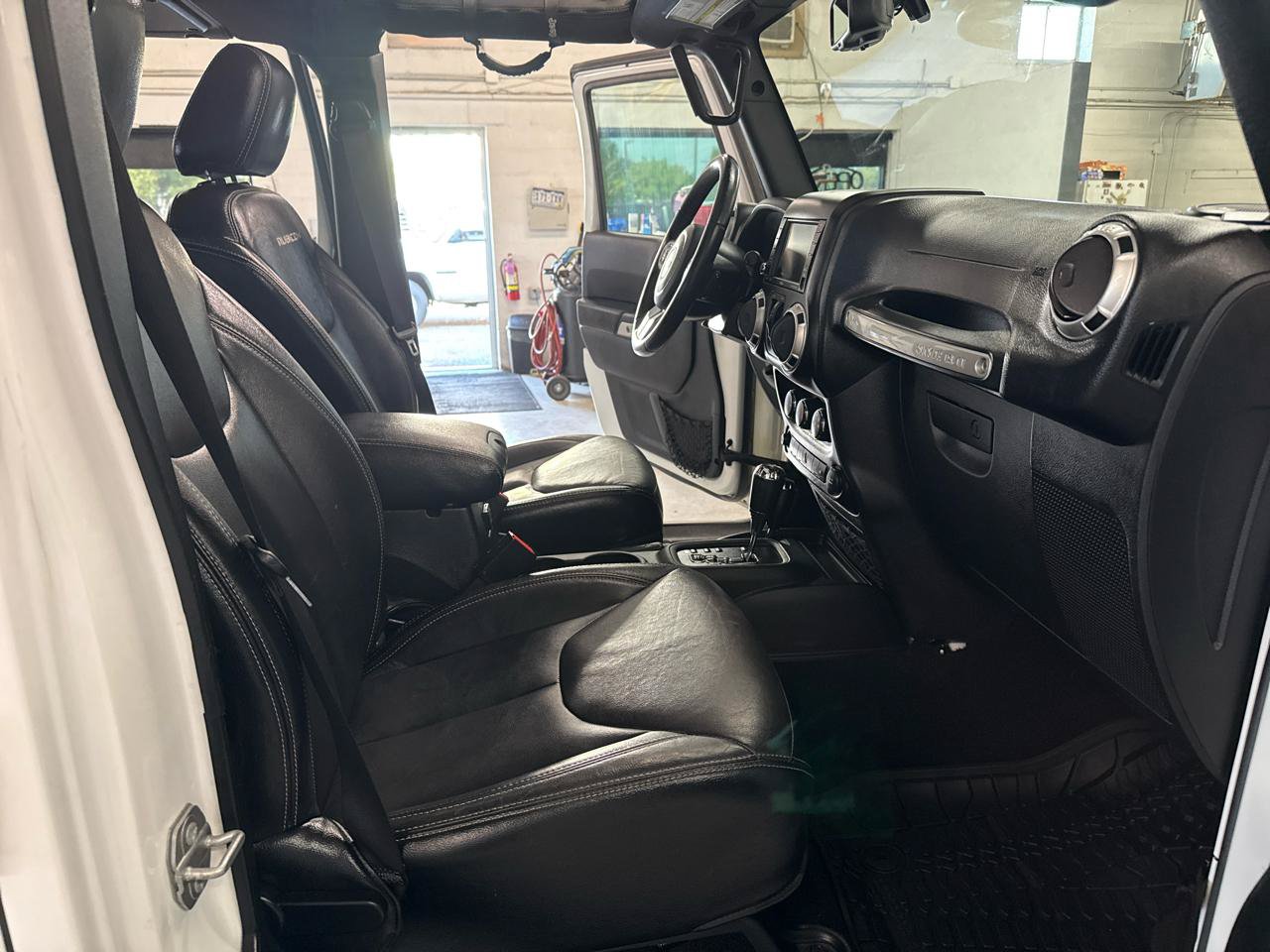 Used 2016 Jeep Wrangler Unlimited Rubicon AWD/4WD image 53