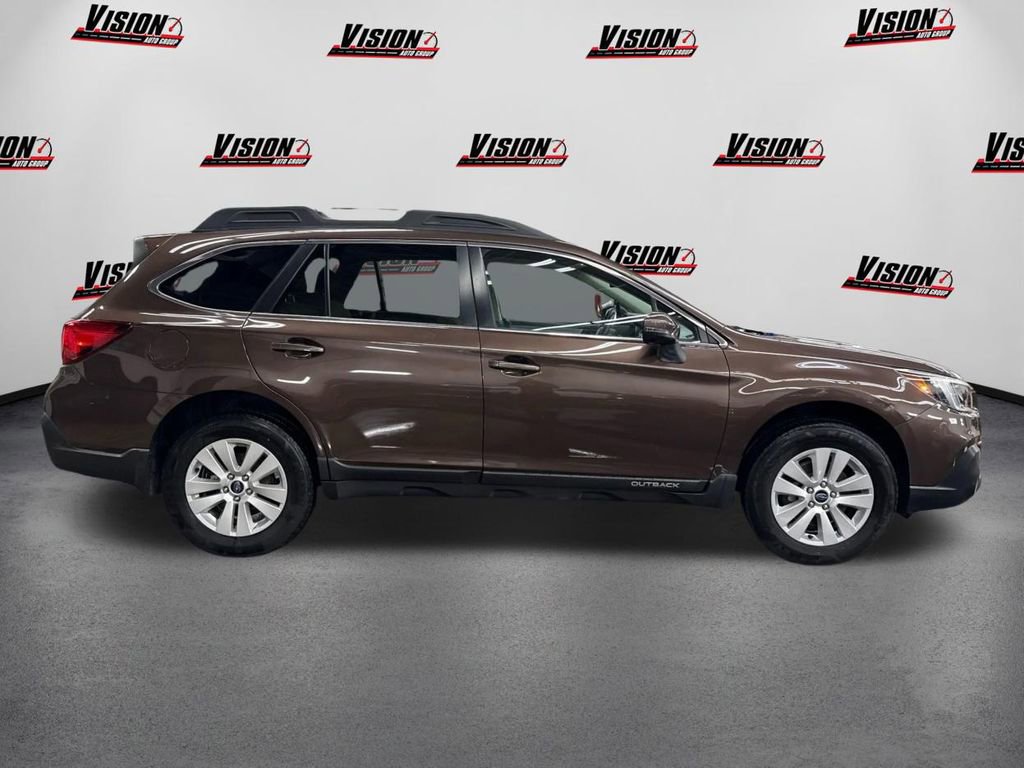 Used 2019 Subaru Outback 2.5i Premium image 4