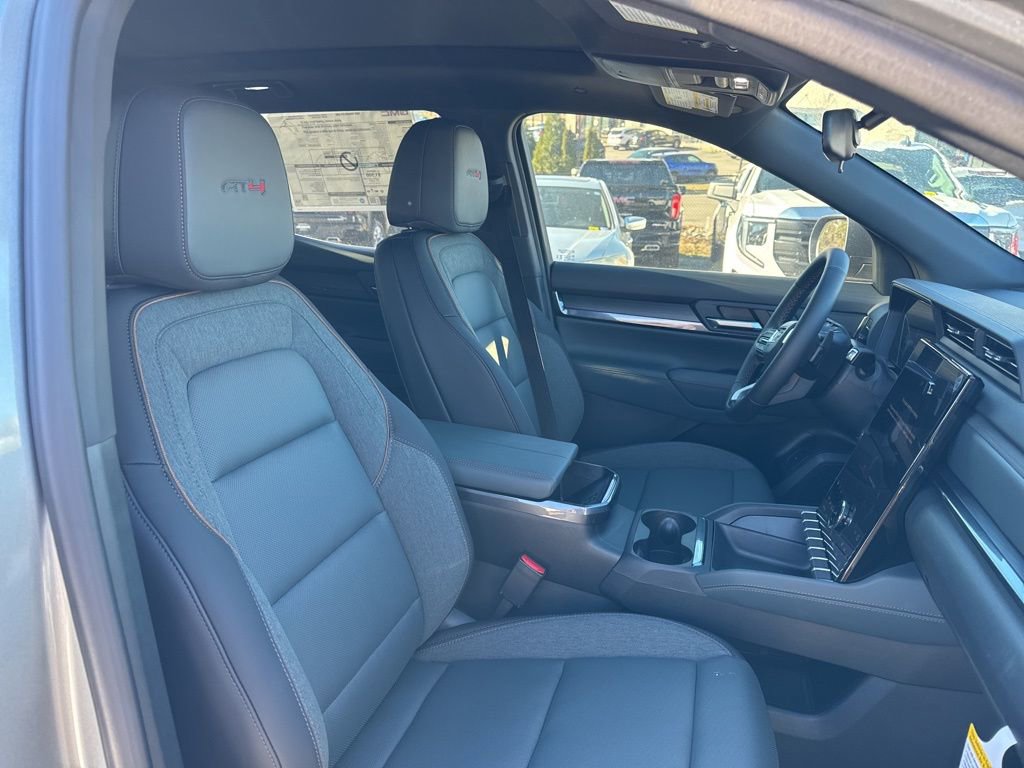 New 2026 GMC Terrain AT4 w/ LPO, Black Badging Package image 22