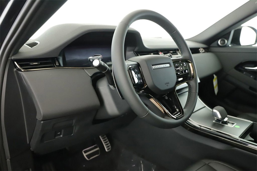 New 2024 Land Rover Range Rover Evoque Dynamic SE image 6