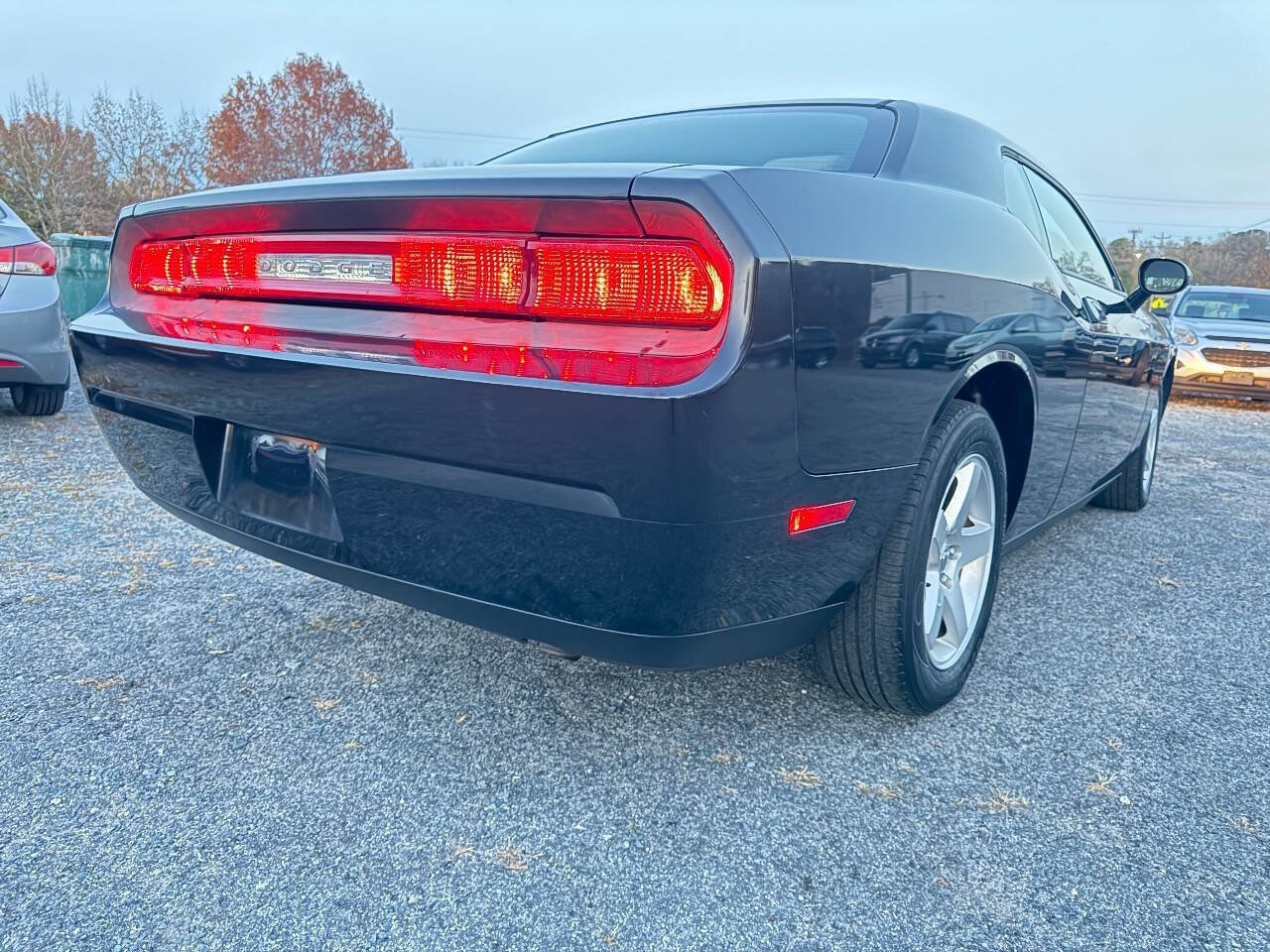 Used 2010 Dodge Challenger SE image 10