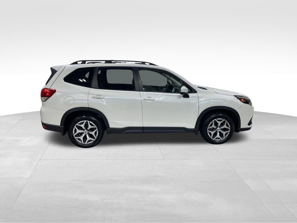 Certified 2023 Subaru Forester Premium image 9