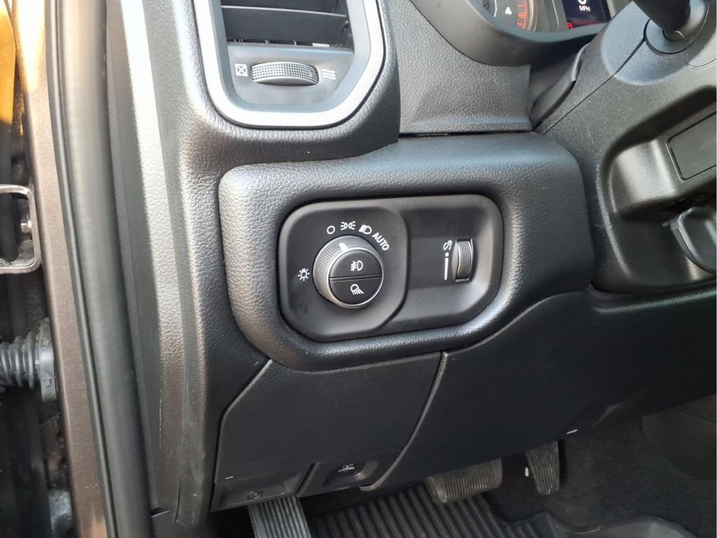 New 2026 RAM 3500 Tradesman AWD/4WD image 17
