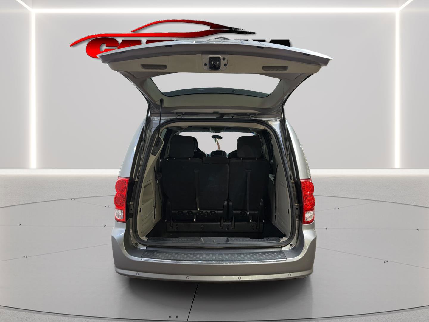 Used 2016 Dodge Grand Caravan SXT w/ Rear Park Assist Package image 22