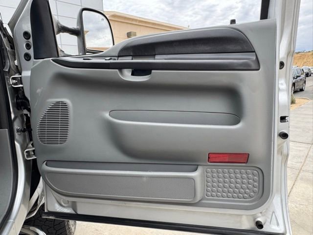 Used 2005 Ford F350 XLT image 31