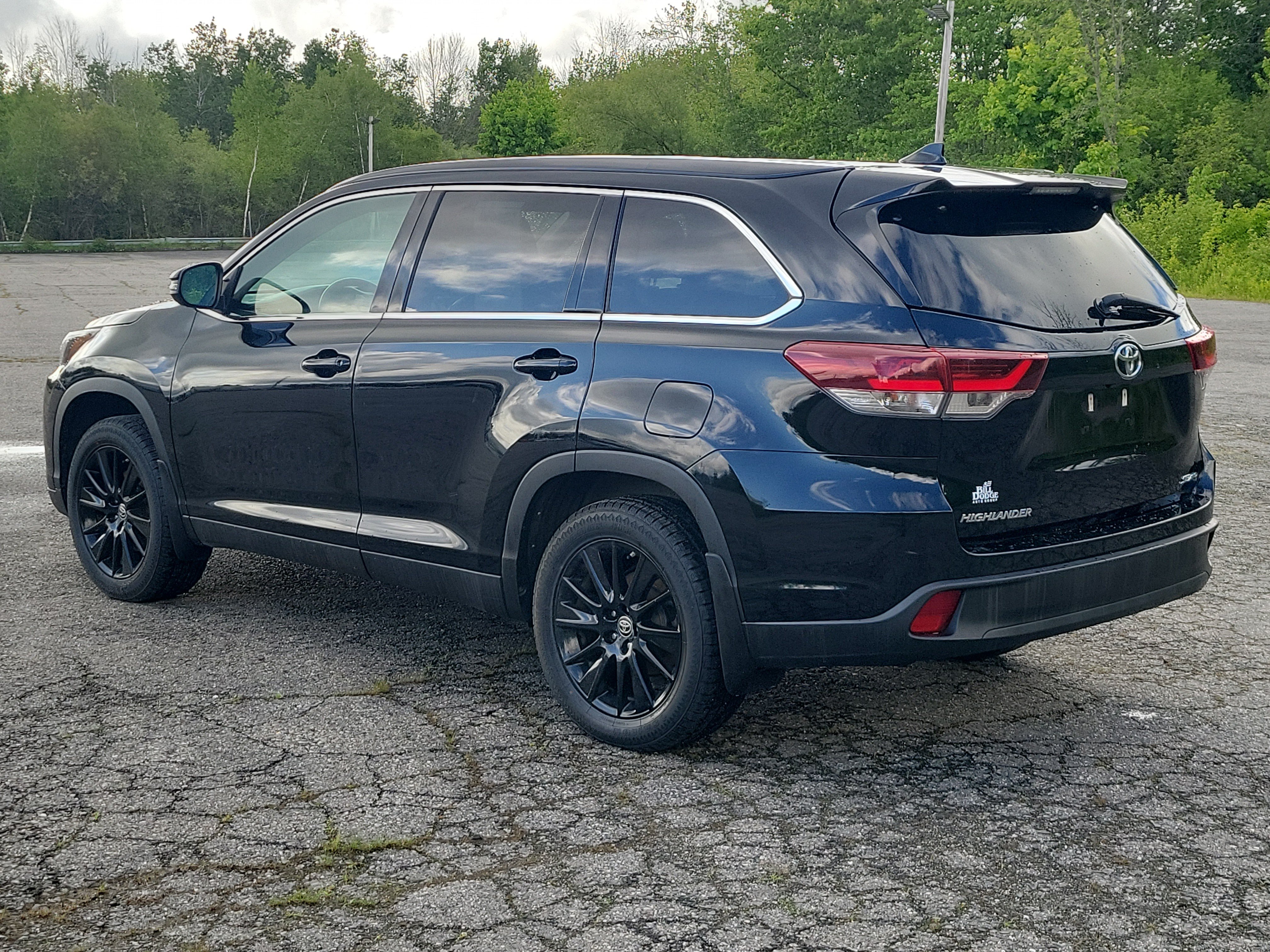 Used 2019 Toyota Highlander SE AWD/4WD image 7