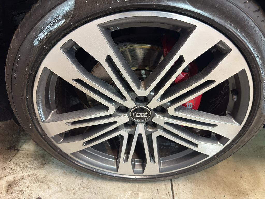 Used 2018 Audi SQ5 Premium Plus w/ S Sport Package AWD/4WD image 32