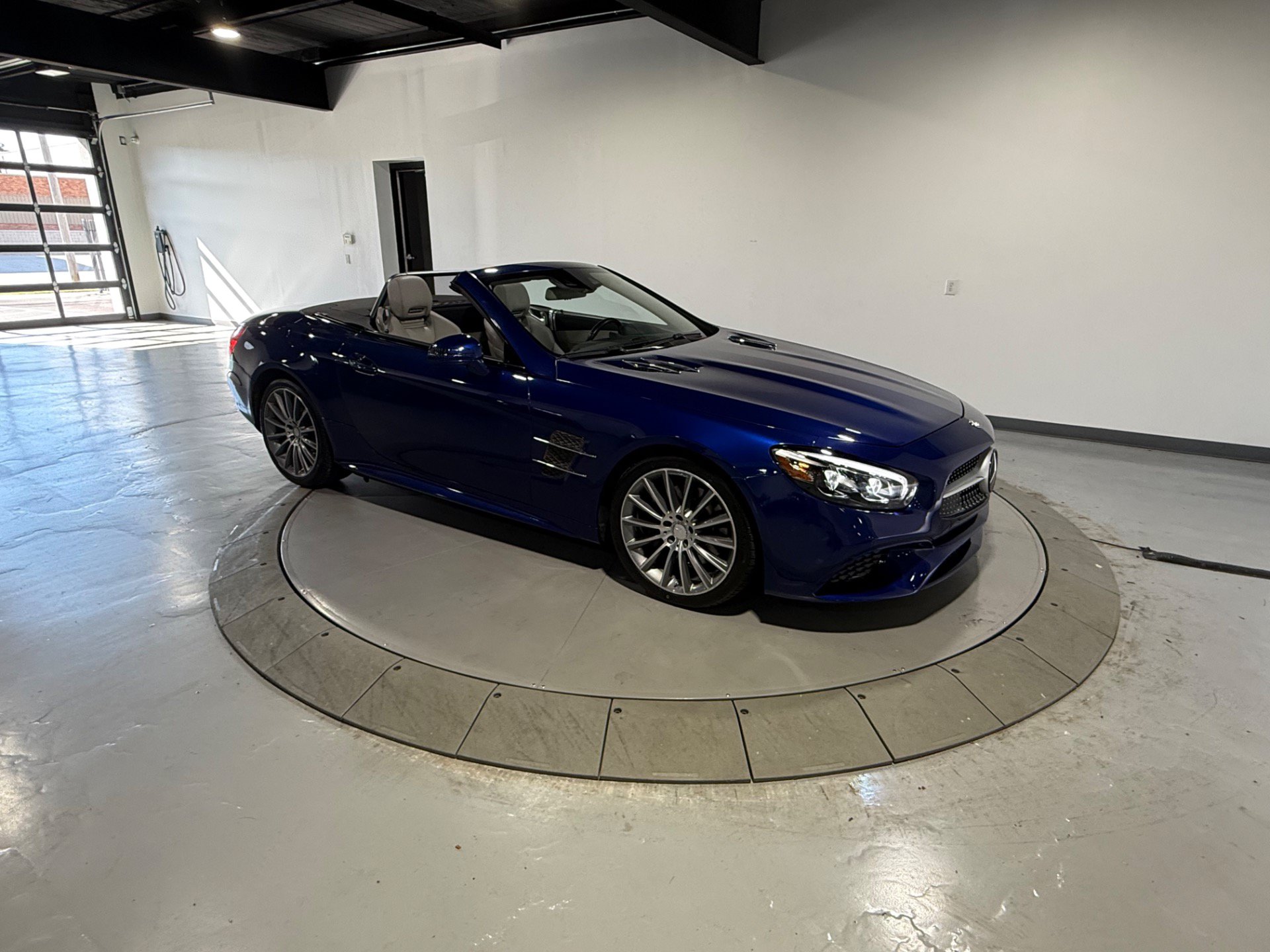 Used 2017 Mercedes-Benz SL 450 image 7
