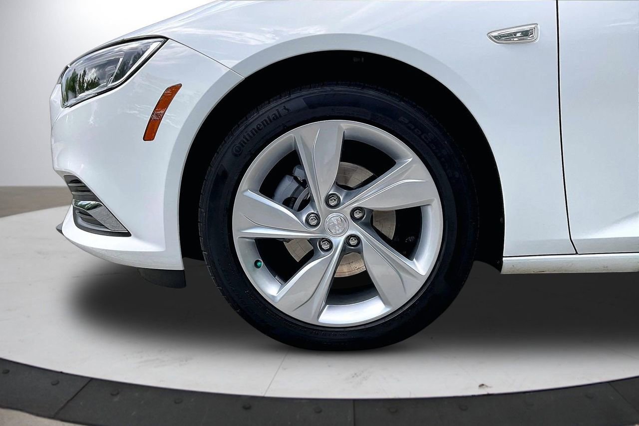 Used 2019 Buick Regal Preferred w/ Sights and Sounds Package image 34