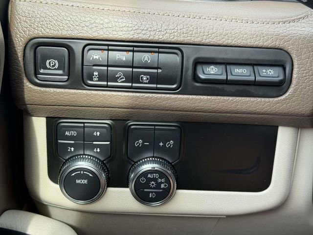 Used 2024 GMC Yukon XL Denali AWD/4WD image 20
