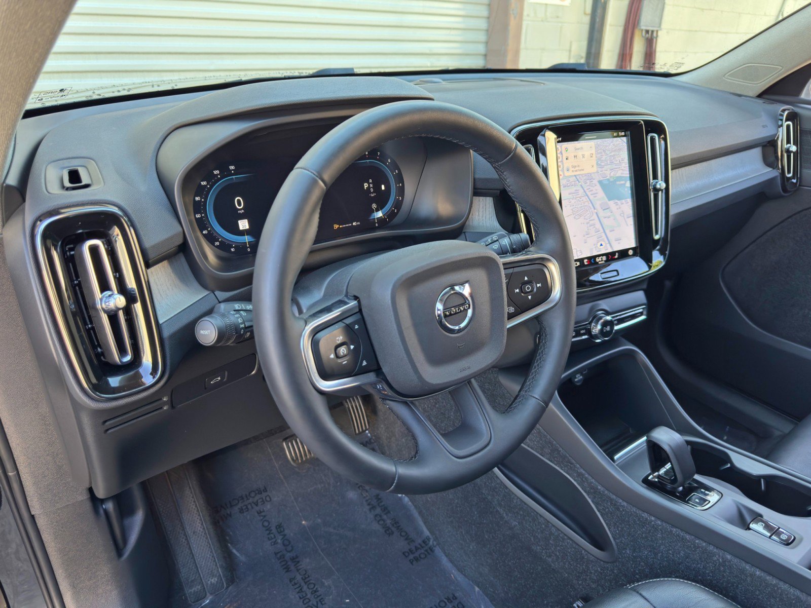 Used 2023 Volvo XC40 B5 Core w/ Protection Package Premier AWD/4WD image 12