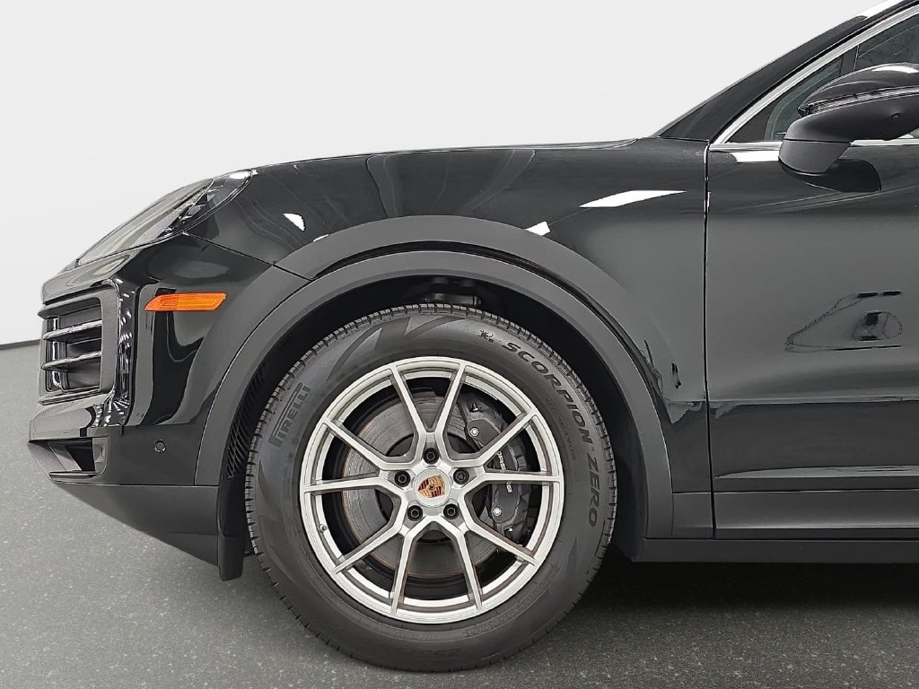 Certified 2026 Porsche Cayenne AWD/4WD image 10