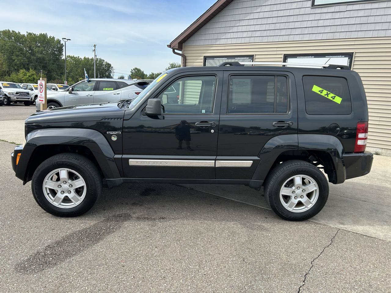 Used 2012 Jeep Liberty Limited Jet w/ Comfort/Convenience Group AWD/4WD image 8