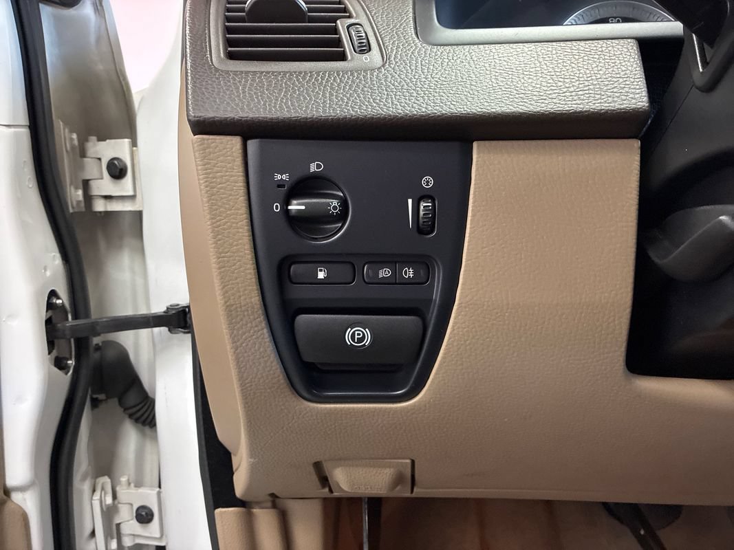Used 2013 Volvo XC90 3.2 AWD/4WD image 11