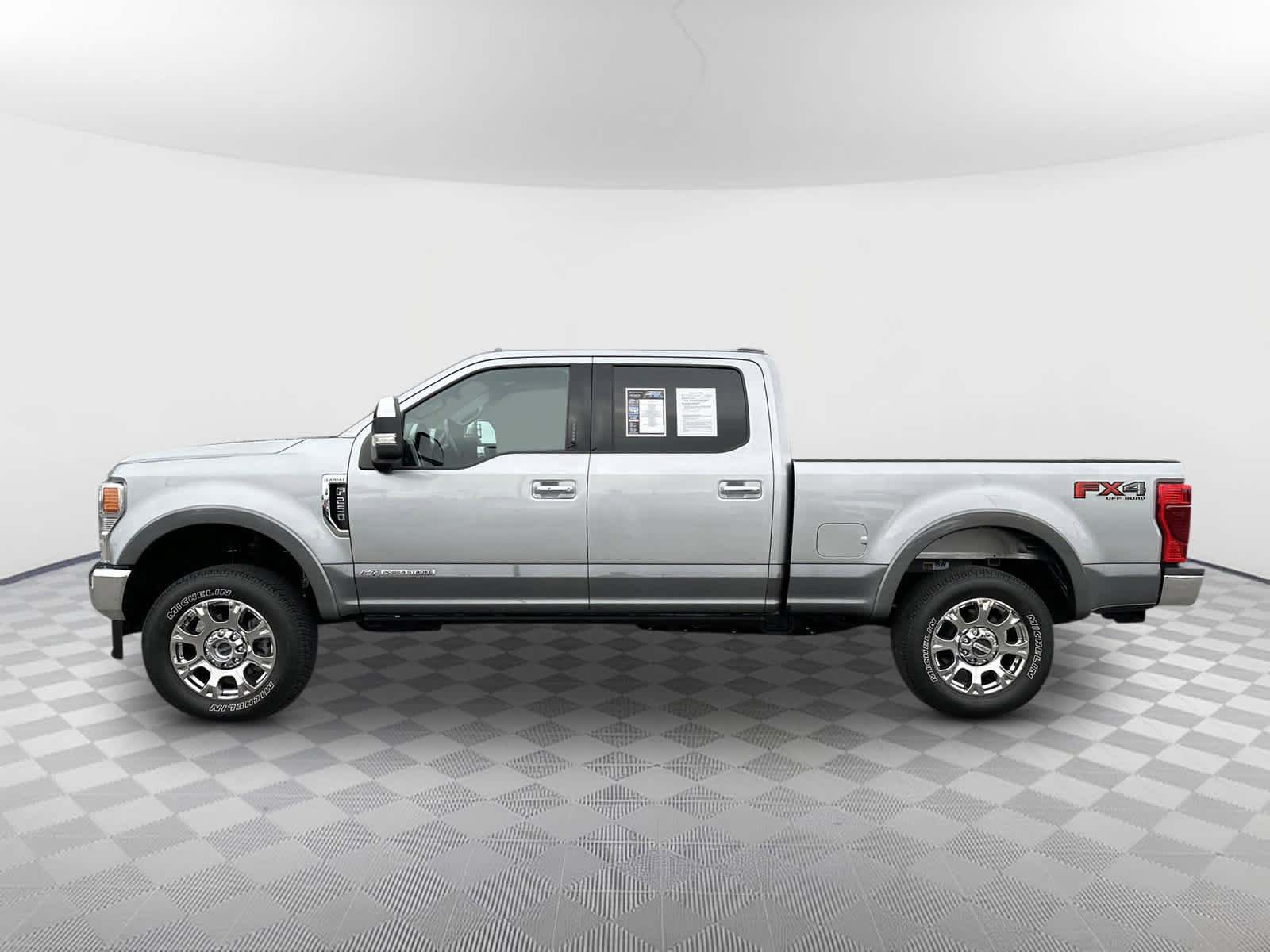 Used 2022 Ford F250 Lariat w/ Chrome Package image 4