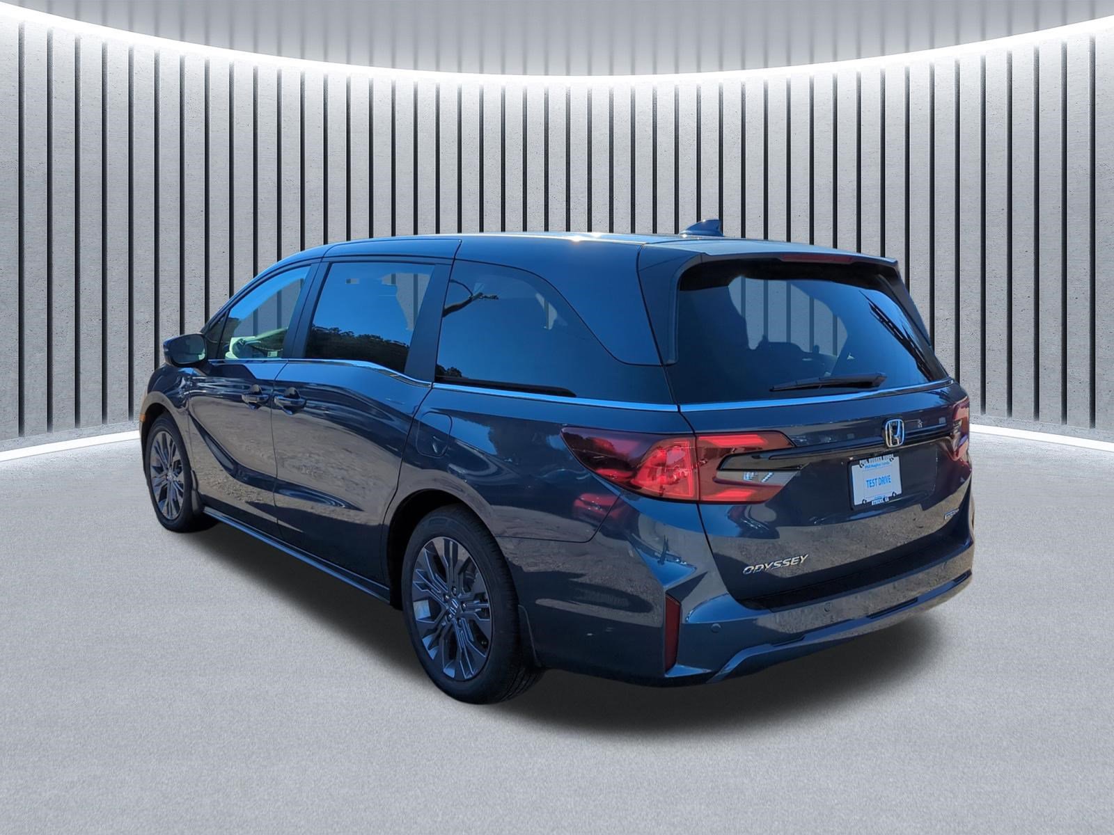New 2026 Honda Odyssey Touring image 7