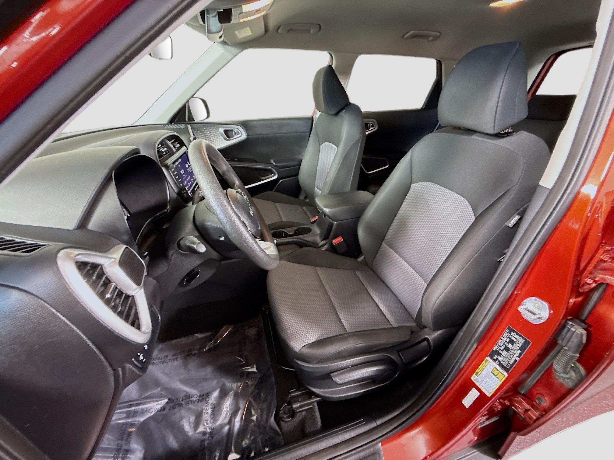Used 2023 Kia Soul LX w/ LX Technology Package FWD image 21