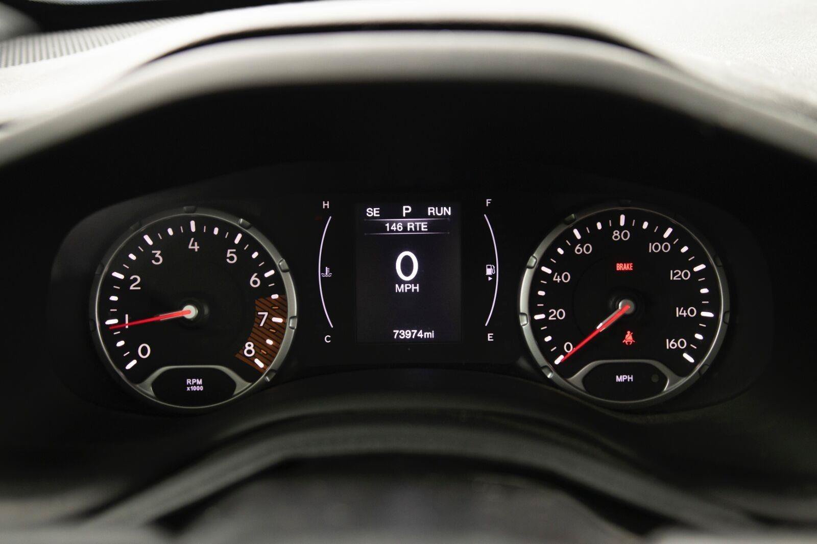 Used 2019 Jeep Renegade Latitude w/ Safety & Security Group II AWD/4WD image 4