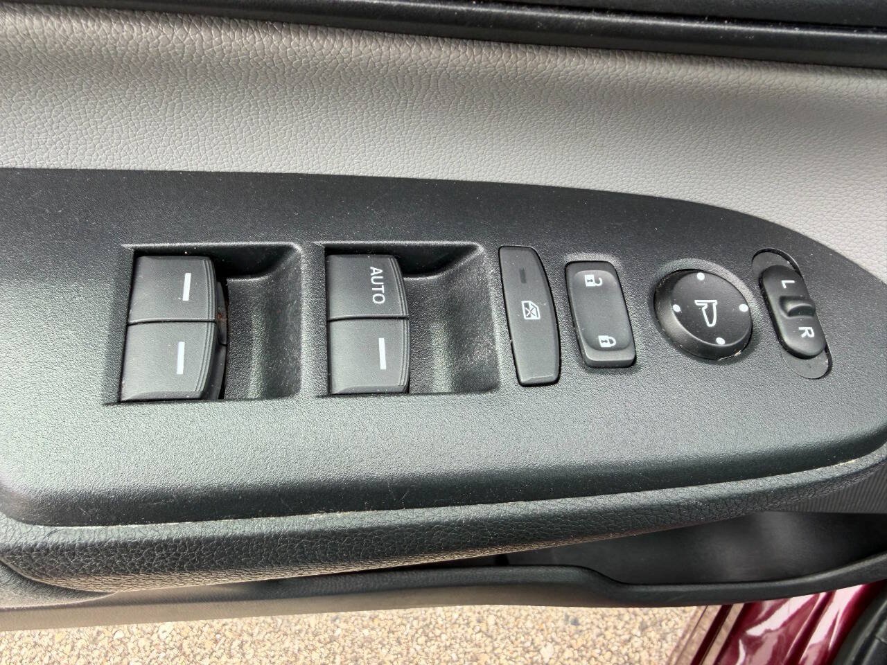 Used 2017 Honda CR-V LX image 15