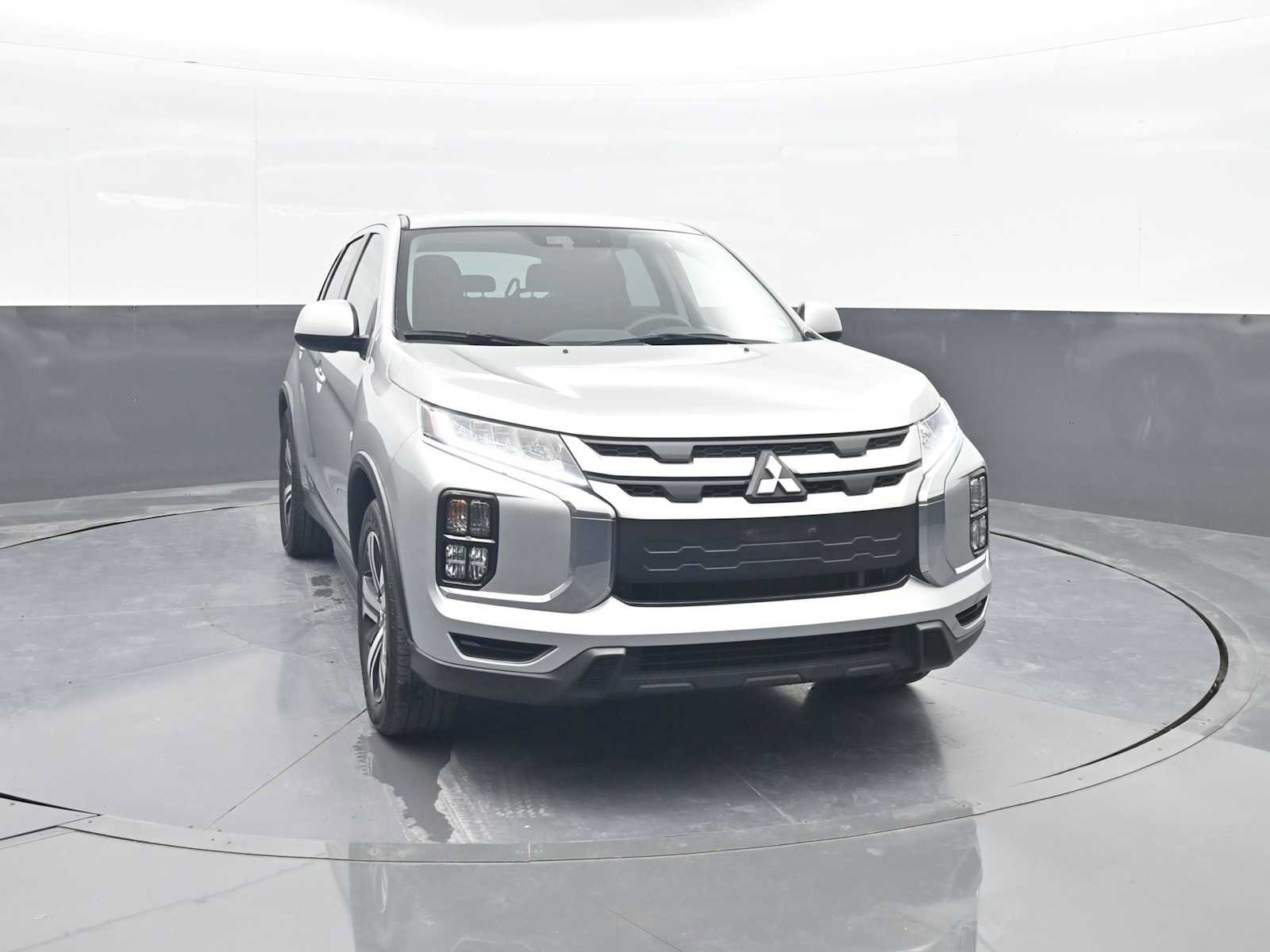 Used 2025 Mitsubishi Outlander Sport ES AWD/4WD image 2